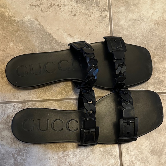 Black Women's Slippers - Picture 1 of 6